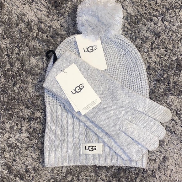 UGG Accessories - Ugg Hat & Glove Set